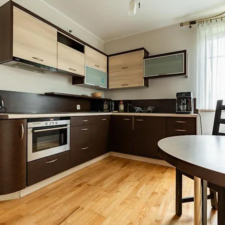 Walk By Bookinghost Apartamento *